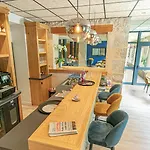 Logis L'hotel Des Bains - Salles-la-Source