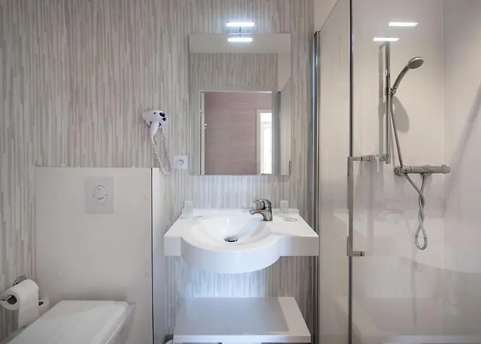 Logis L'hotel Des Bains -