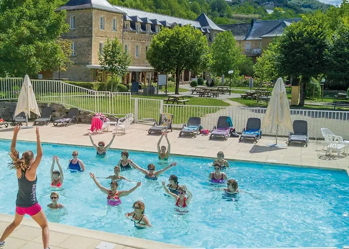 Logis L'hotel Des Bains - 3* Salles-la-Source