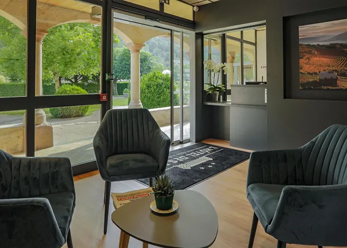 Logis L'hotel Des Bains - 3* Salles-la-Source