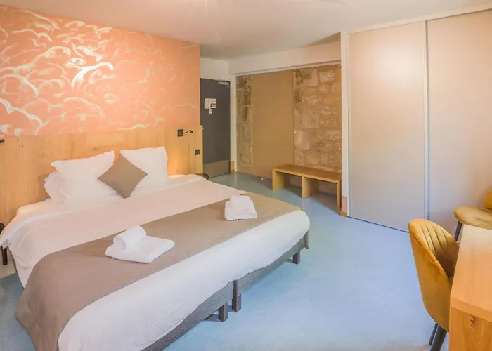 Logis L'hotel Des Bains - 3* Salles-la-Source