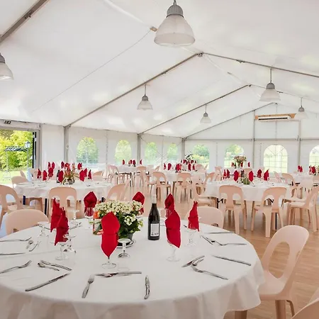 Logis L'hotel Des Bains - 3* Salles-la-Source