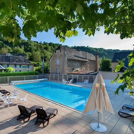 Logis L'hotel Des Bains - 3* Salles-la-Source