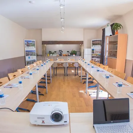 Отель Logis L'hotel Des Bains -