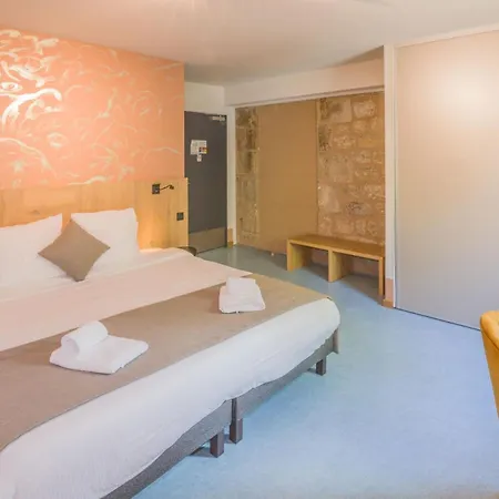 Logis L'hotel Des Bains - 3* Salles-la-Source